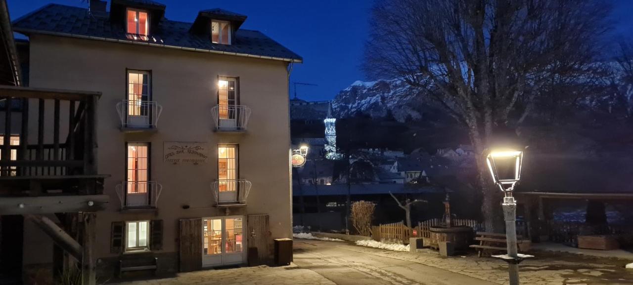 L'Auberge Saint-Vincent-les-Forts Екстериор снимка