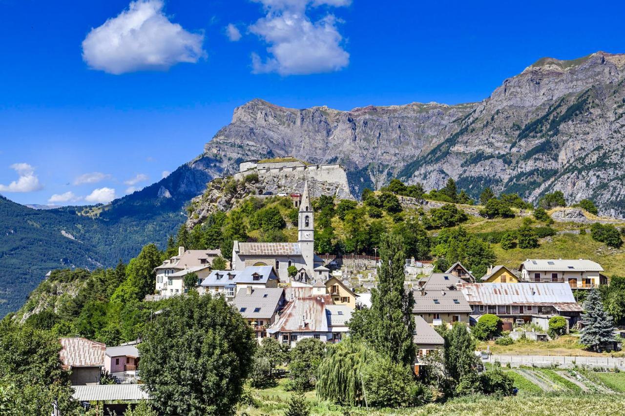 L'Auberge Saint-Vincent-les-Forts Екстериор снимка