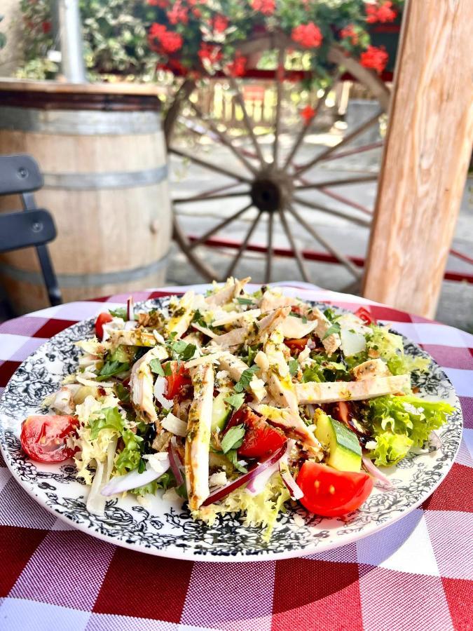 L'Auberge Saint-Vincent-les-Forts Екстериор снимка